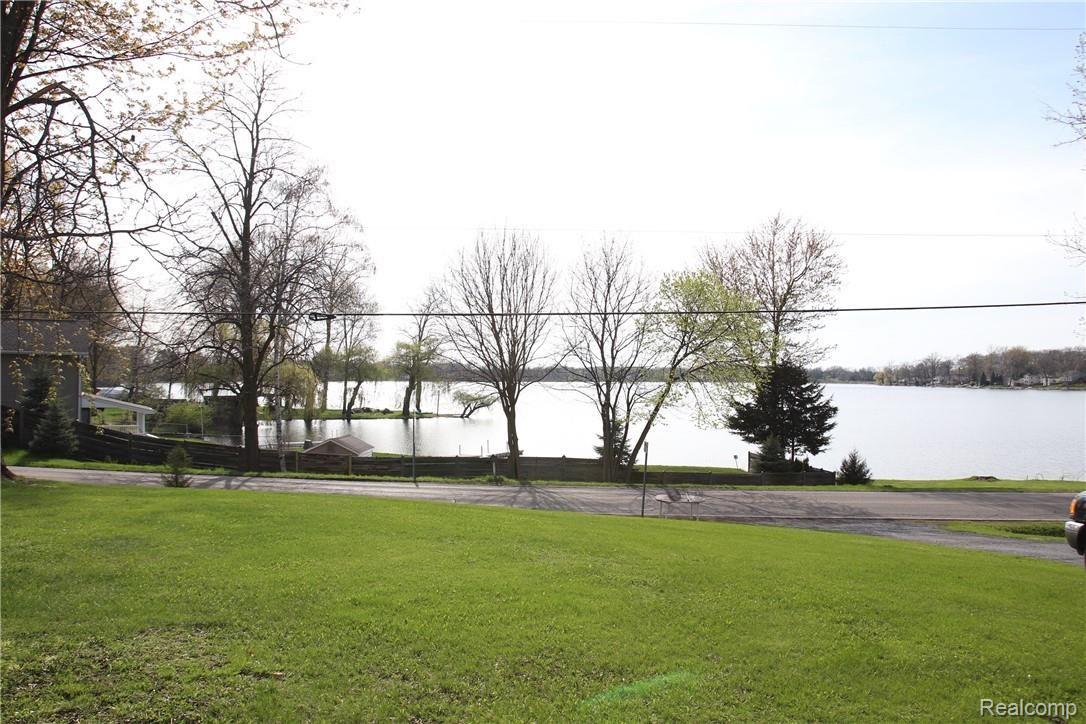 13273 Jennings Road Linden, MI 48451 - Photo 2 of 16 IMG_2296.JPG