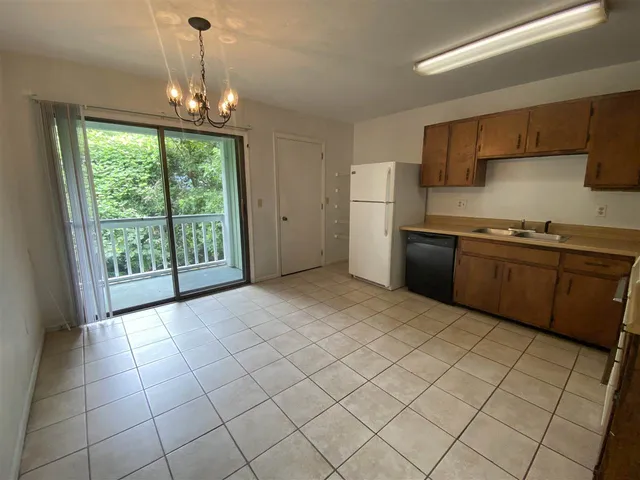 $900 | 220 Atkinson Drive, Unit B, Tallahassee, FL 32304