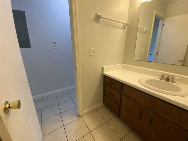 $900 | 220 Atkinson Drive, Unit B, Tallahassee, FL 32304