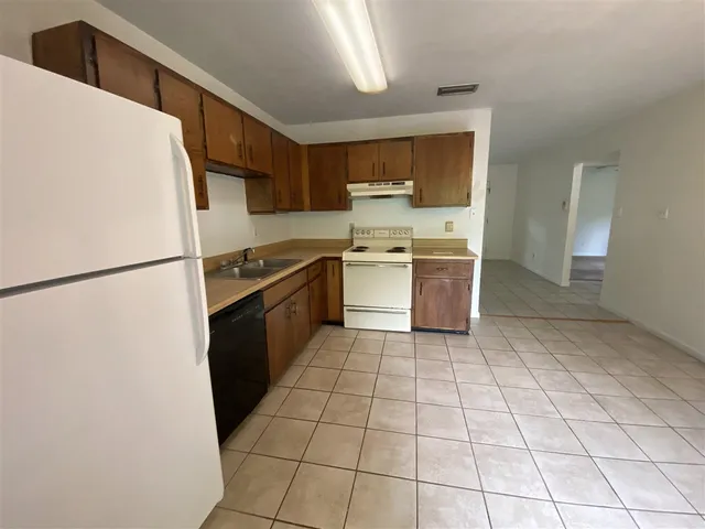 $900 | 220 Atkinson Drive, Unit B, Tallahassee, FL 32304