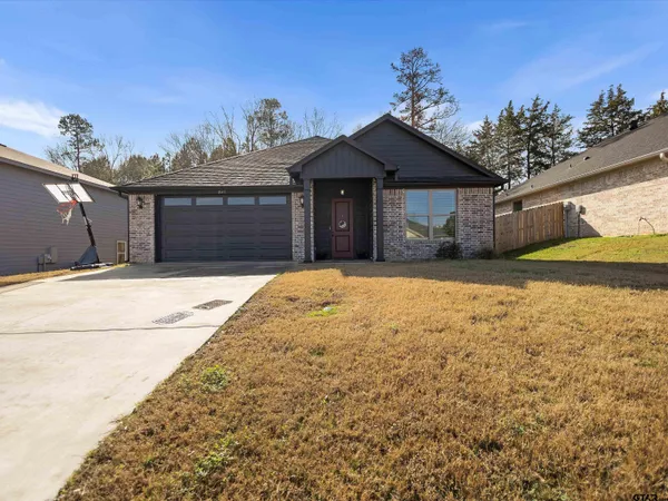$284,900 | 237 Oak Vly Drive, Gilmer, TX 75644