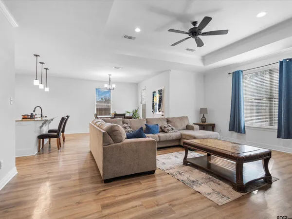 $284,900 | 237 Oak Vly Drive, Gilmer, TX 75644