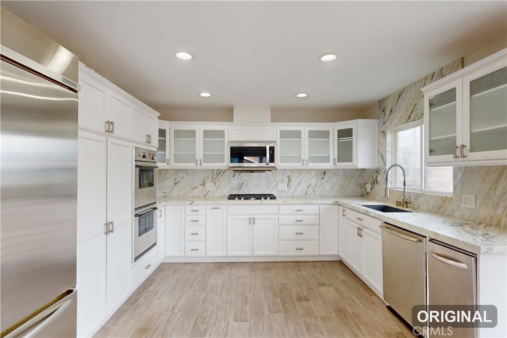 860 Mandalay Beach Road Oxnard, CA 93035 - Photo 30 of 52 Kitchen