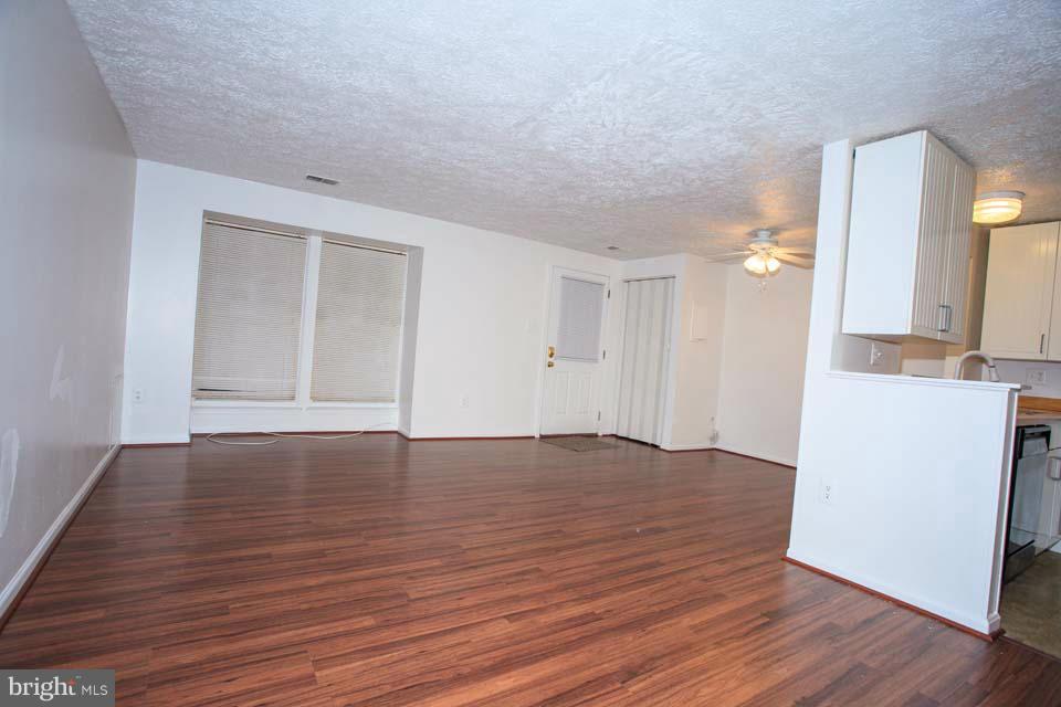 404 Legato Terrace Silver Spring, MD 20901 - Photo 7 of 23 Living Room