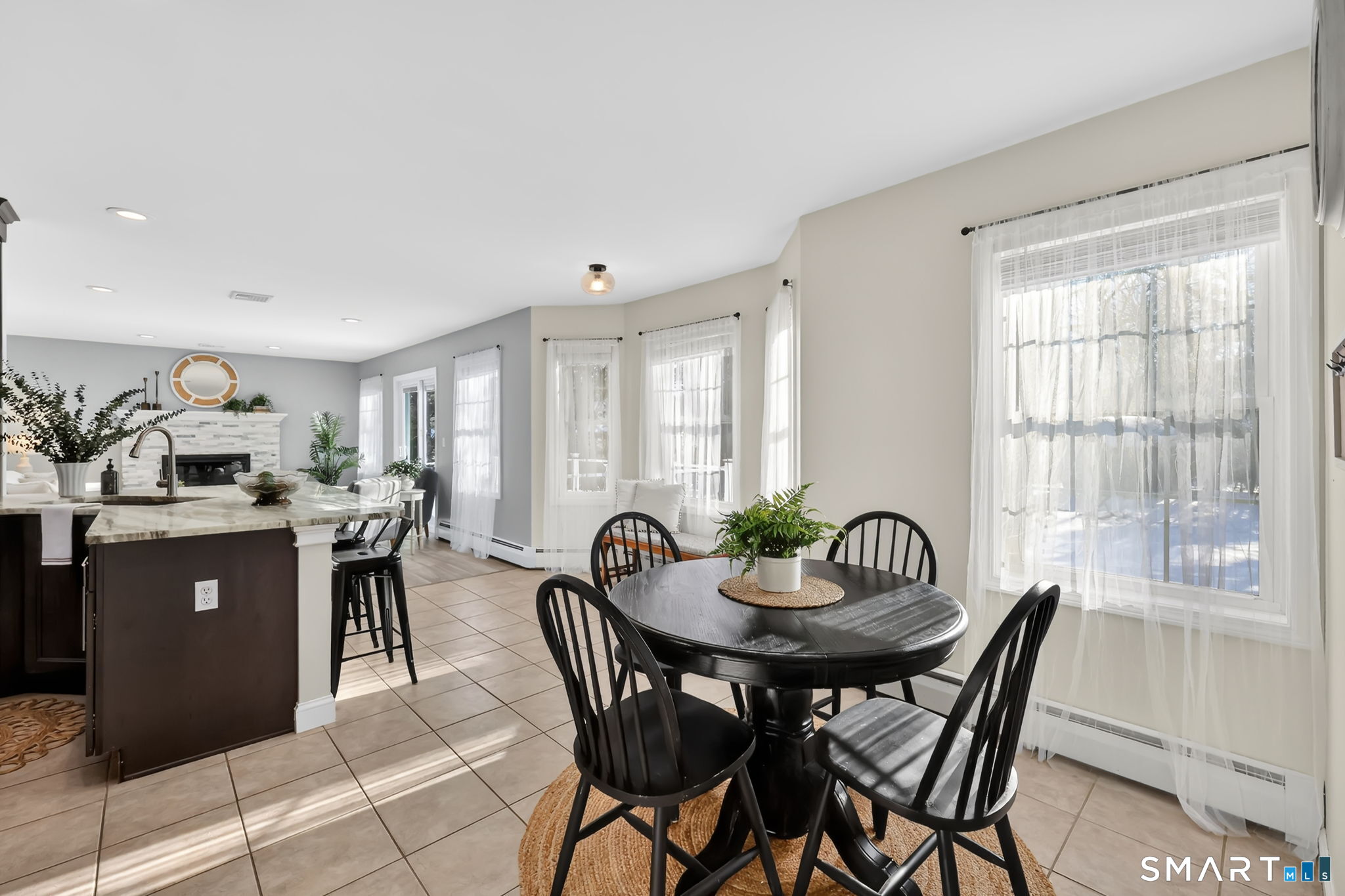 27 April Way Bloomfield, CT 06002 - Photo 13 of 40