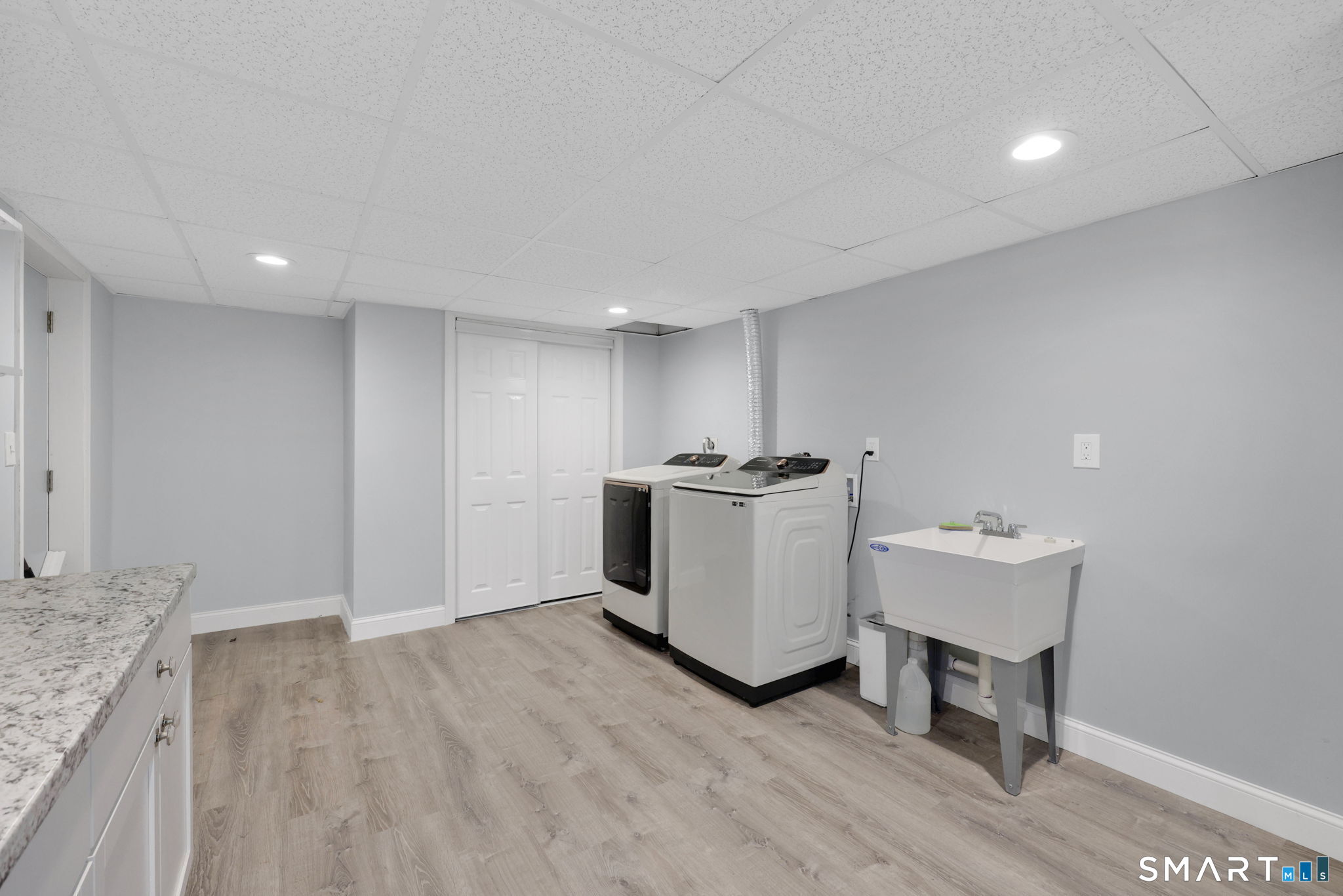 27 April Way Bloomfield, CT 06002 - Photo 35 of 40