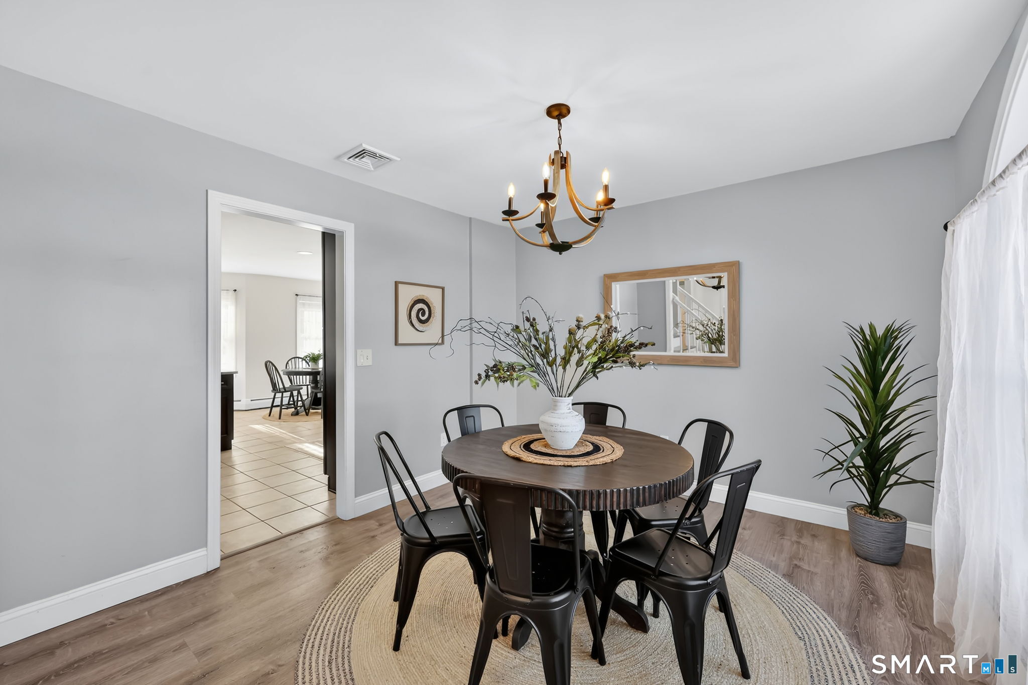 27 April Way Bloomfield, CT 06002 - Photo 6 of 40