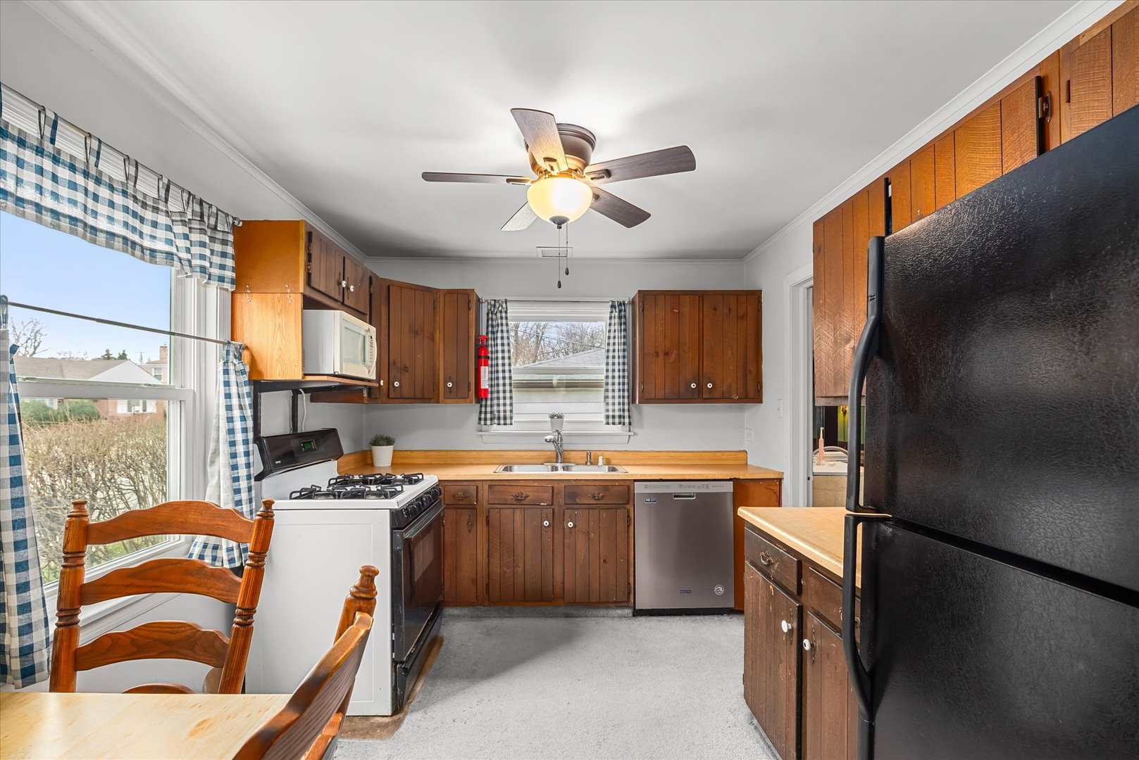 9546 Washington Avenue Brookfield, IL 60513 - Photo 4 of 17