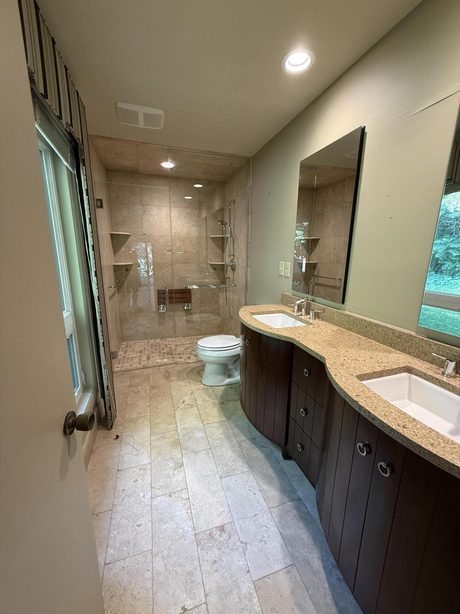 2049 Lakeside Drive Lexington, KY 40502 - Photo 24 of 63 Updated Primary Off-Suite Bath