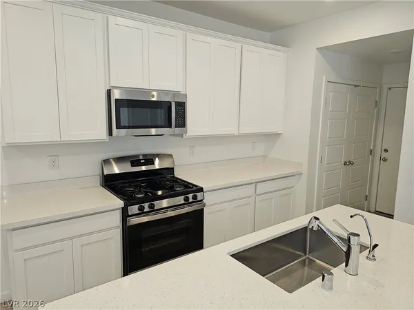 $2,400 | 6851 Gaslamp Harbor Avenue, Las Vegas, NV 89156