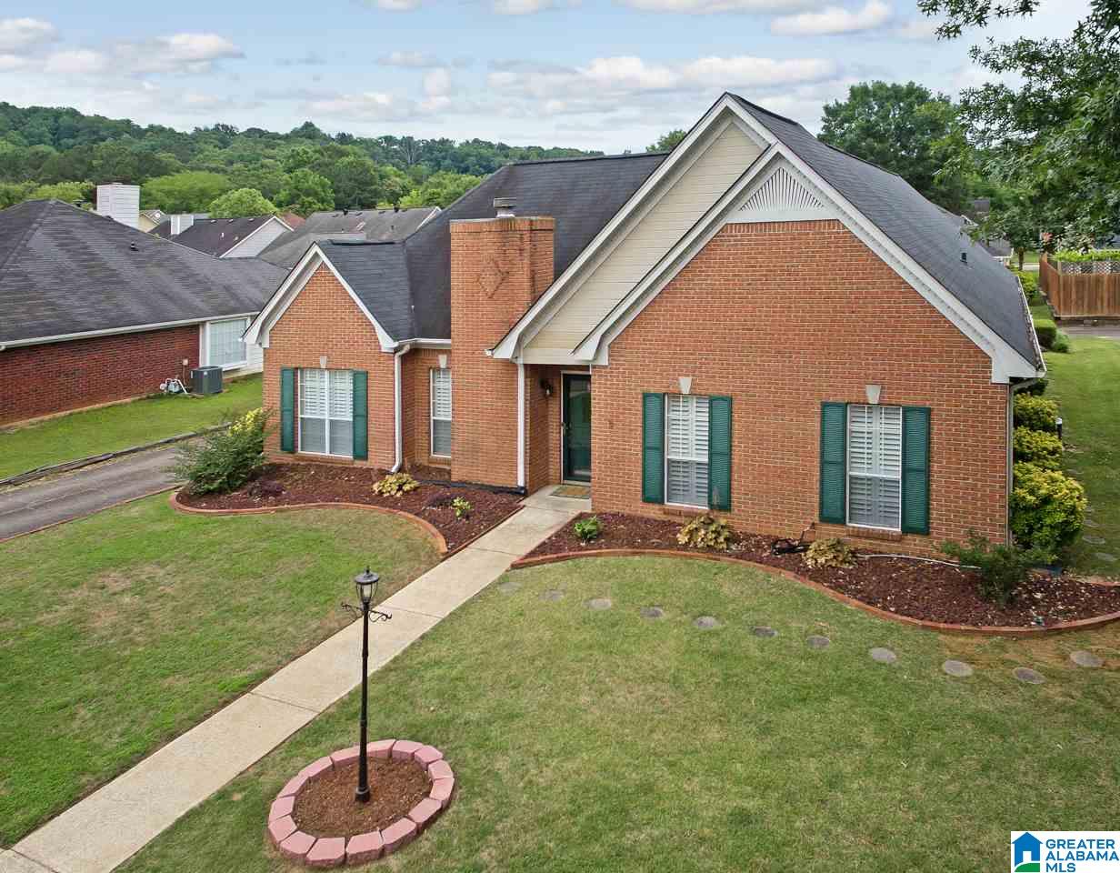 119 Stratshire Lane Pelham, AL 35124 - Photo 2 of 34
