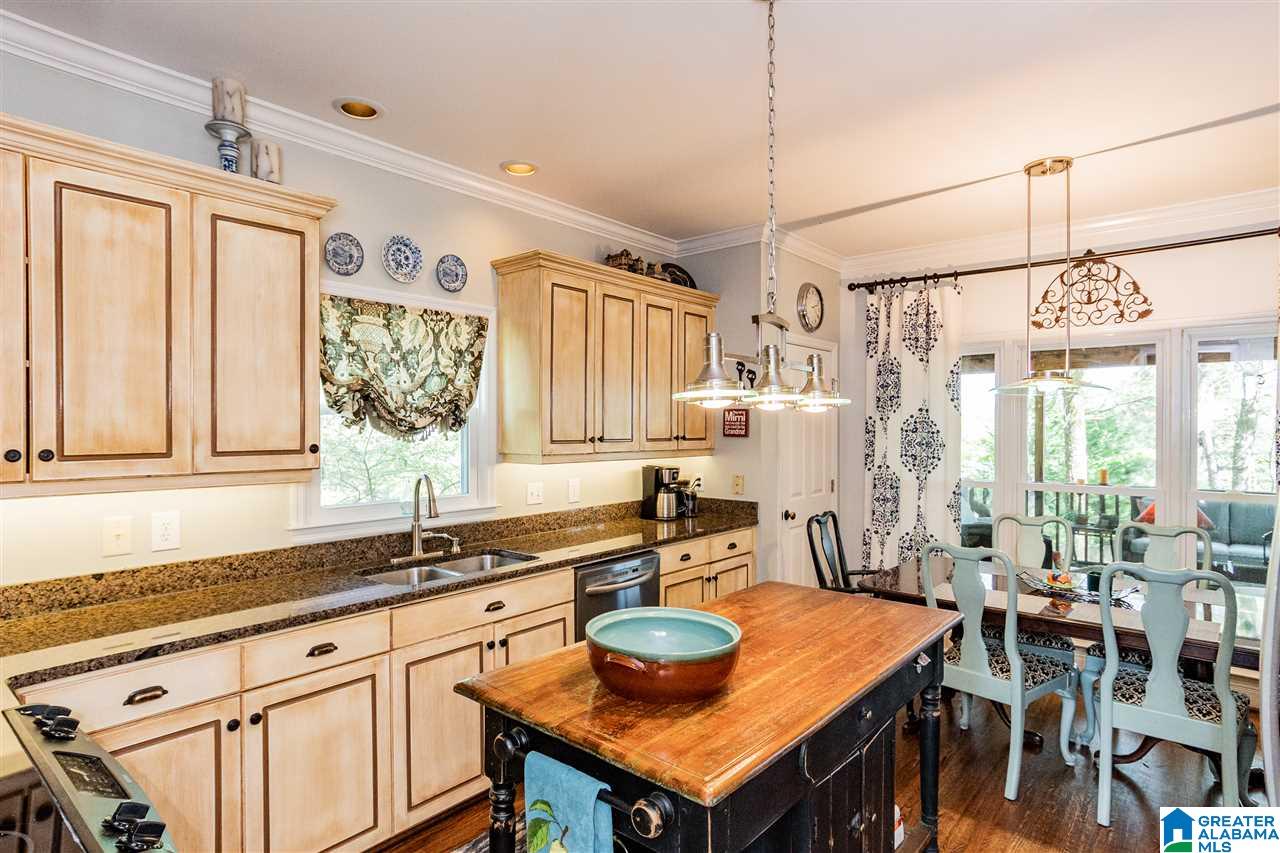826 Boulder Ridge Circle Birmingham, AL 35244 - Photo 10 of 44