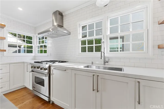 $1,500,000 | 1230 Oak Cir Drive, Glendale, CA 91208