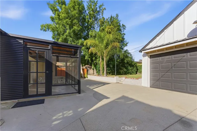 $1,500,000 | 1230 Oak Cir Drive, Glendale, CA 91208