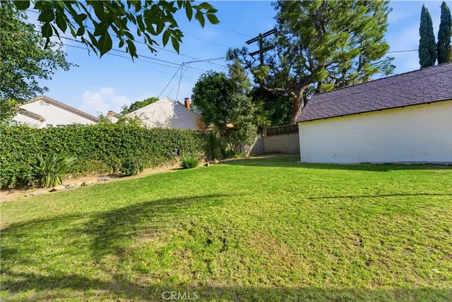 $1,500,000 | 1230 Oak Cir Drive, Glendale, CA 91208