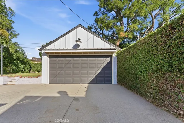 $1,500,000 | 1230 Oak Cir Drive, Glendale, CA 91208
