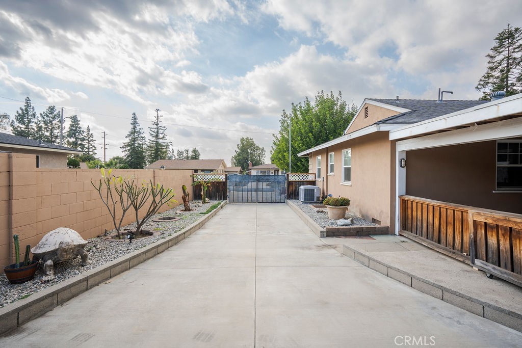 1338 Delay Avenue Glendora, CA 91740 - Photo 37 of 46 a view of a terrace with sky view