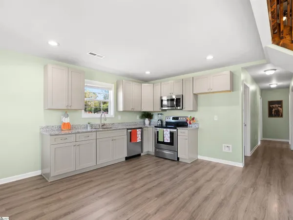 $282,500 | 381 Deer Farm, Fair Play, SC 29643