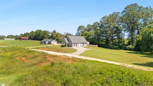 $282,500 | 381 Deer Farm, Fair Play, SC 29643