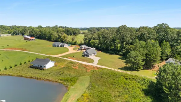 $282,500 | 381 Deer Farm, Fair Play, SC 29643