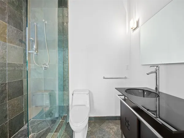 $17,995 | 450 Victoria Terrace, Fort Lauderdale, FL 33301