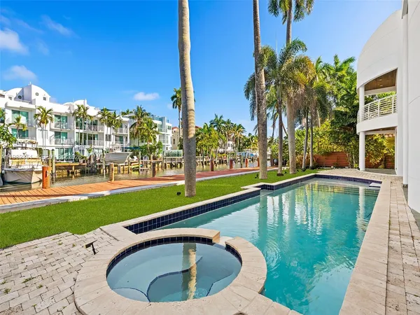 $17,995 | 450 Victoria Terrace, Fort Lauderdale, FL 33301