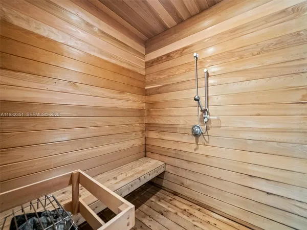 $17,995 | 450 Victoria Terrace, Fort Lauderdale, FL 33301