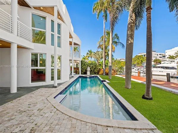 $17,995 | 450 Victoria Terrace, Fort Lauderdale, FL 33301