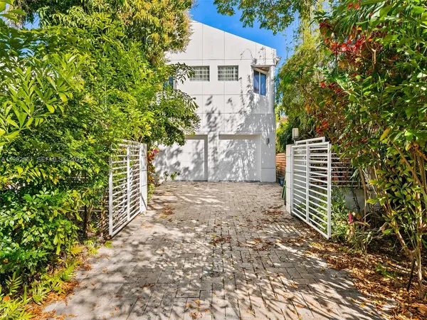 $17,995 | 450 Victoria Terrace, Fort Lauderdale, FL 33301