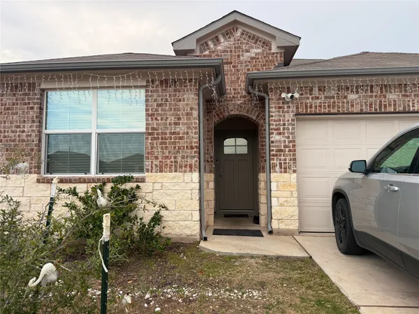 $1,200 | 216 Charles Trail, Unit B, Georgetown, TX 78626