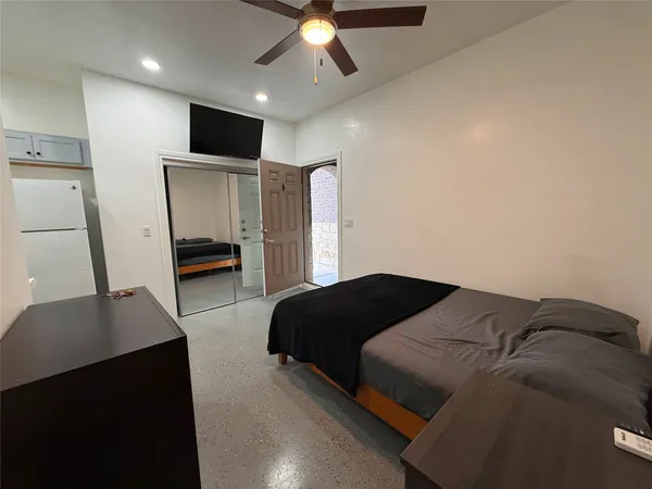 $1,200 | 216 Charles Trail, Unit B, Georgetown, TX 78626