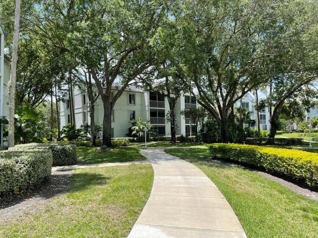 $216,500 | 2500 Southeast Anchorage Cove, Unit D3, Port St. Lucie, FL 34952