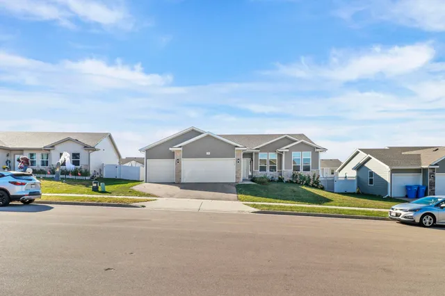 $449,900 | 932 Margarets Way, Belleville, WI 53508