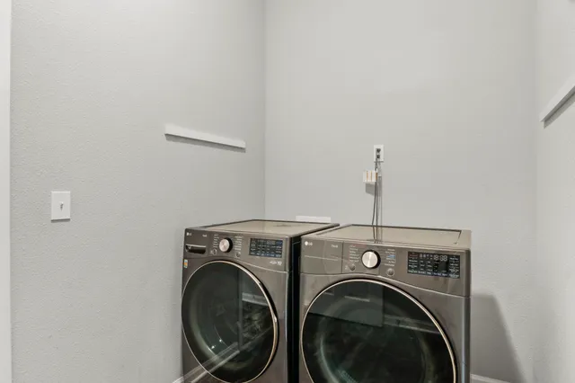 $449,900 | 932 Margarets Way, Belleville, WI 53508