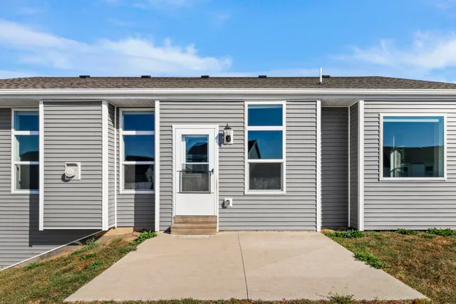 $449,900 | 932 Margarets Way, Belleville, WI 53508