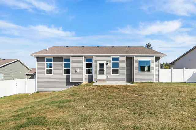 $449,900 | 932 Margarets Way, Belleville, WI 53508