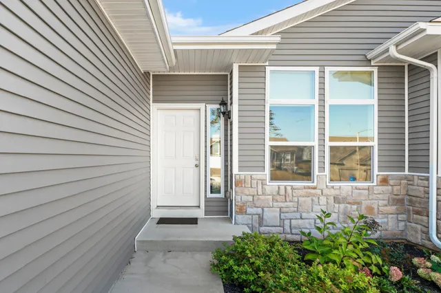 $449,900 | 932 Margarets Way, Belleville, WI 53508