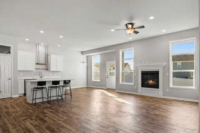 $449,900 | 932 Margarets Way, Belleville, WI 53508