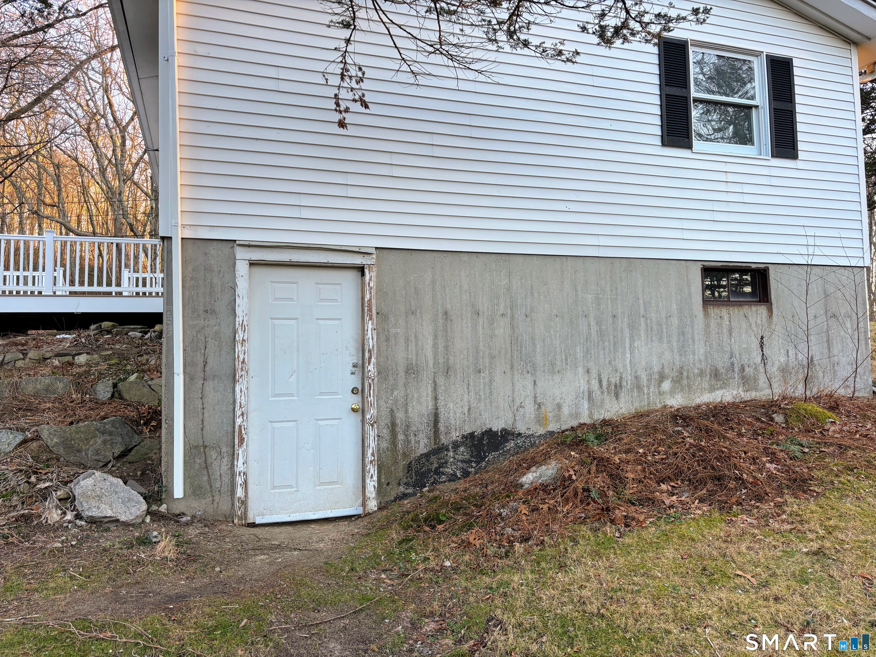 62 Rattling Valley Road Deep River, CT 06417 - Photo 17 of 19 a backyard of a house