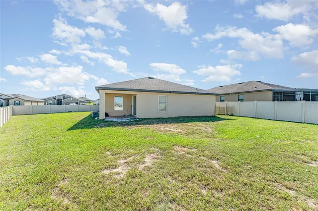 $300,000 | 1372 Swan Lake Circle, Dundee, FL 33838