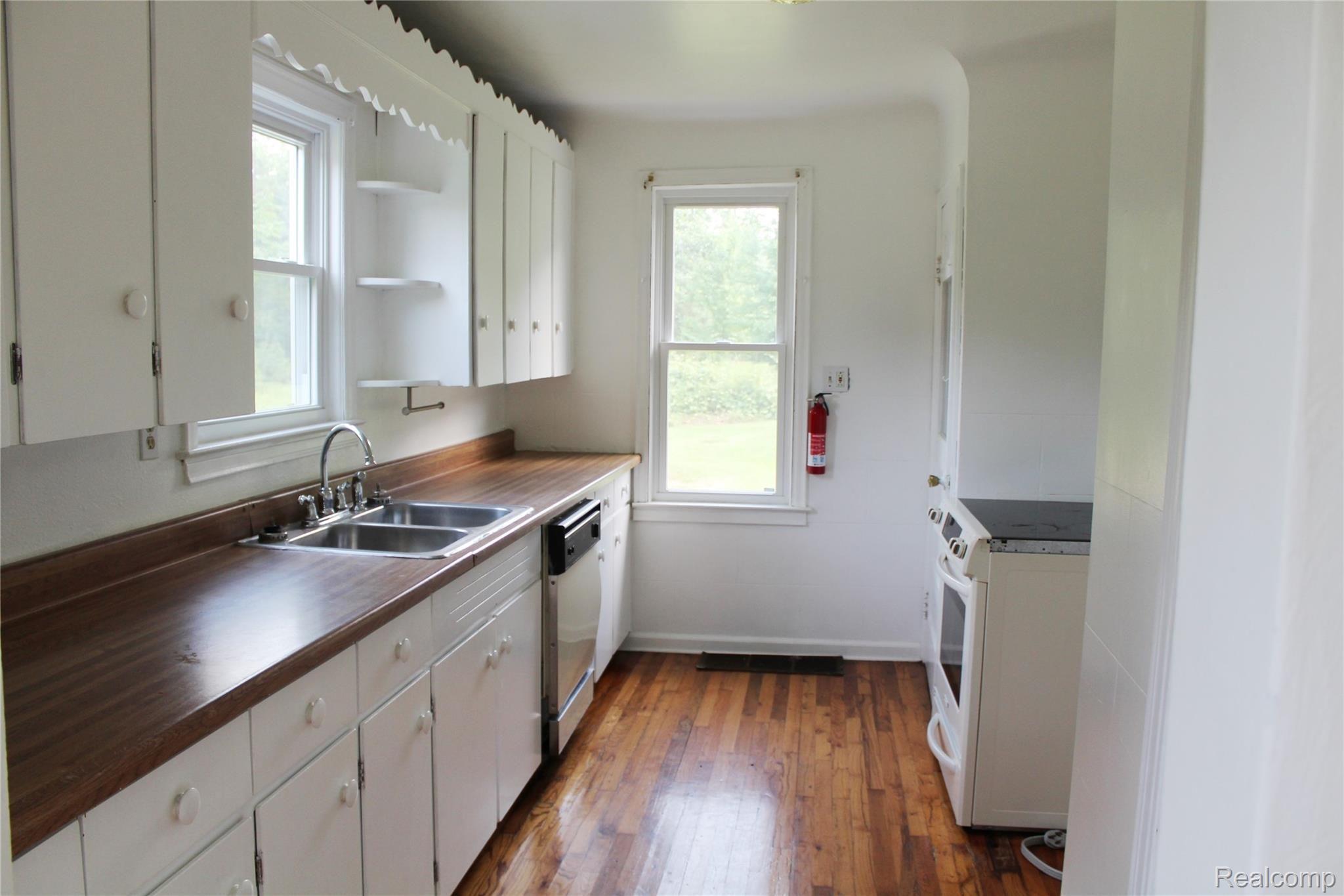 8371 West Dodge Road Montrose, MI 48457 - Photo 12 of 36 IMG_5961.JPG