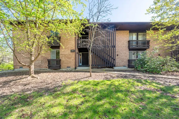 $239,900 | 1611 Maple Terrace, Unit 1131G, Lisle, IL 60532