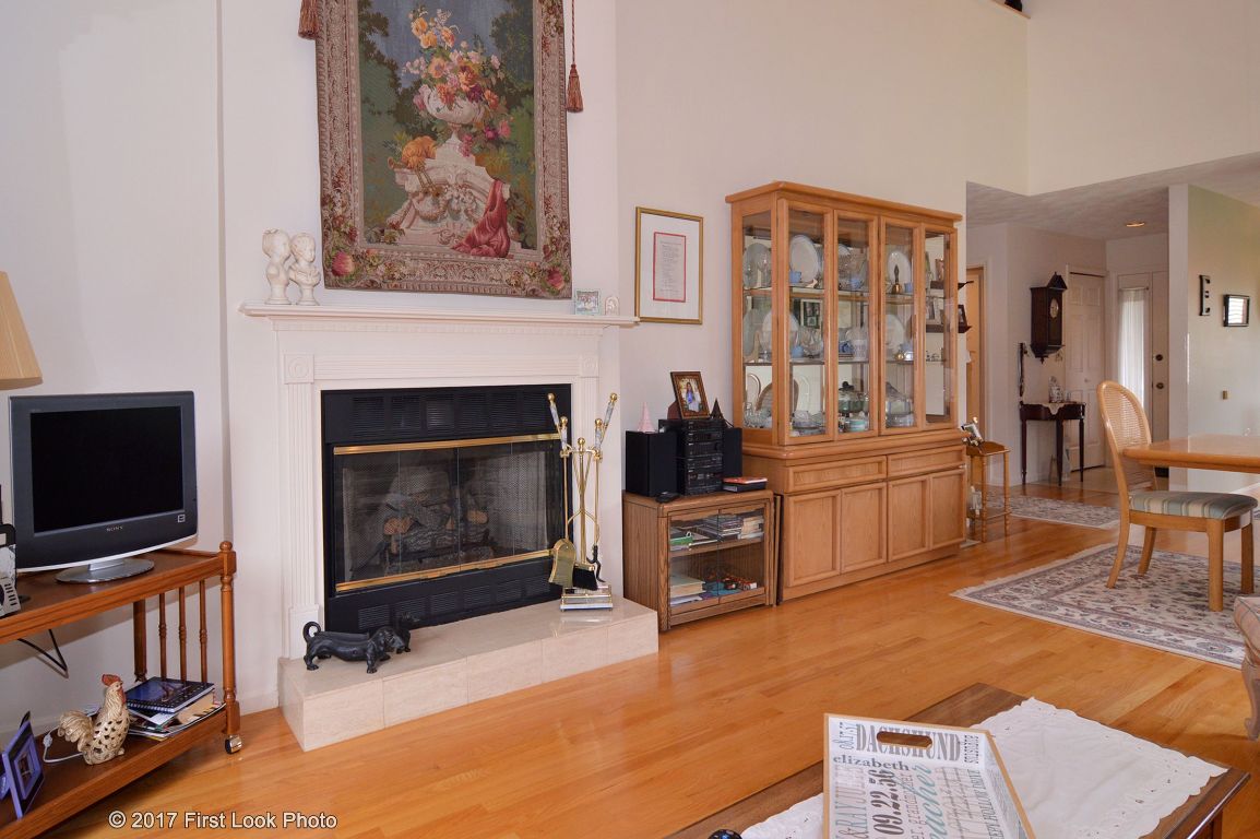 50 Abbott Run Valley Road, Unit 1701 Cumberland, RI 02864 - Photo 3 of 33 Gallery Image 3