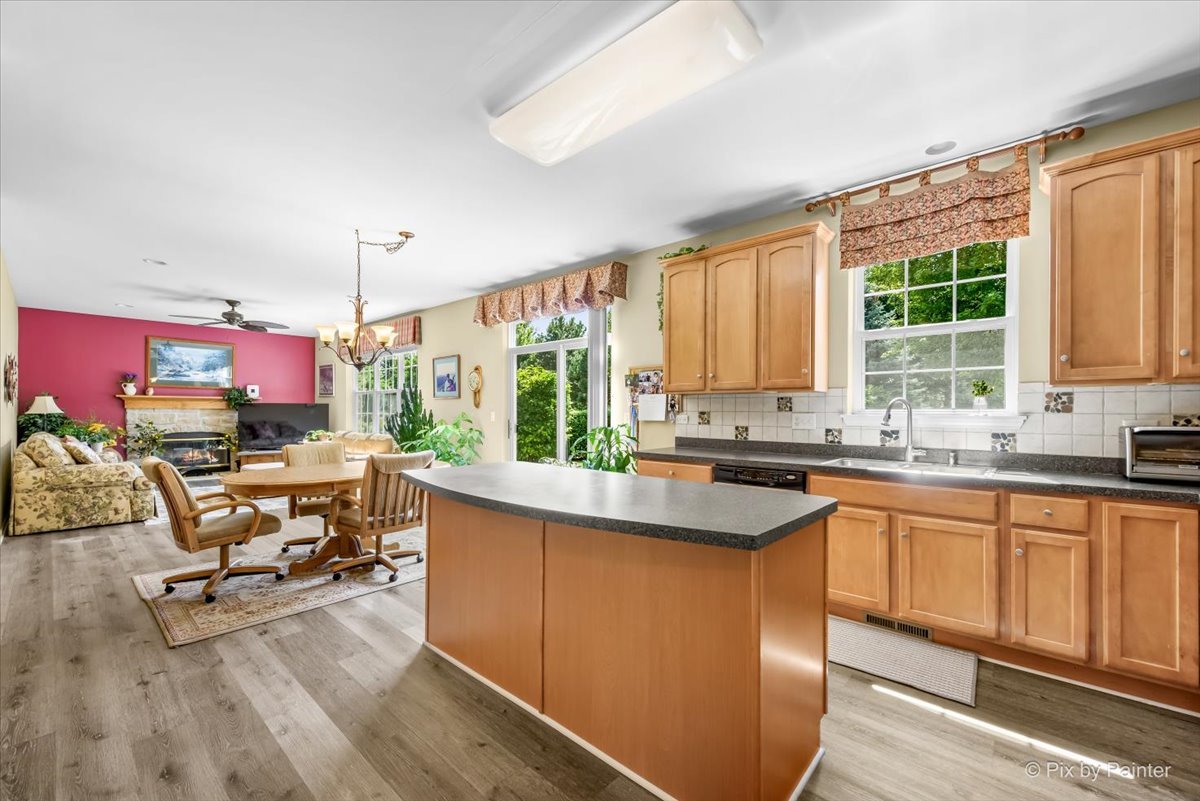 2754 Moraine Valley Road Wauconda, IL 60084 - Photo 7 of 46 Gallery Image 7