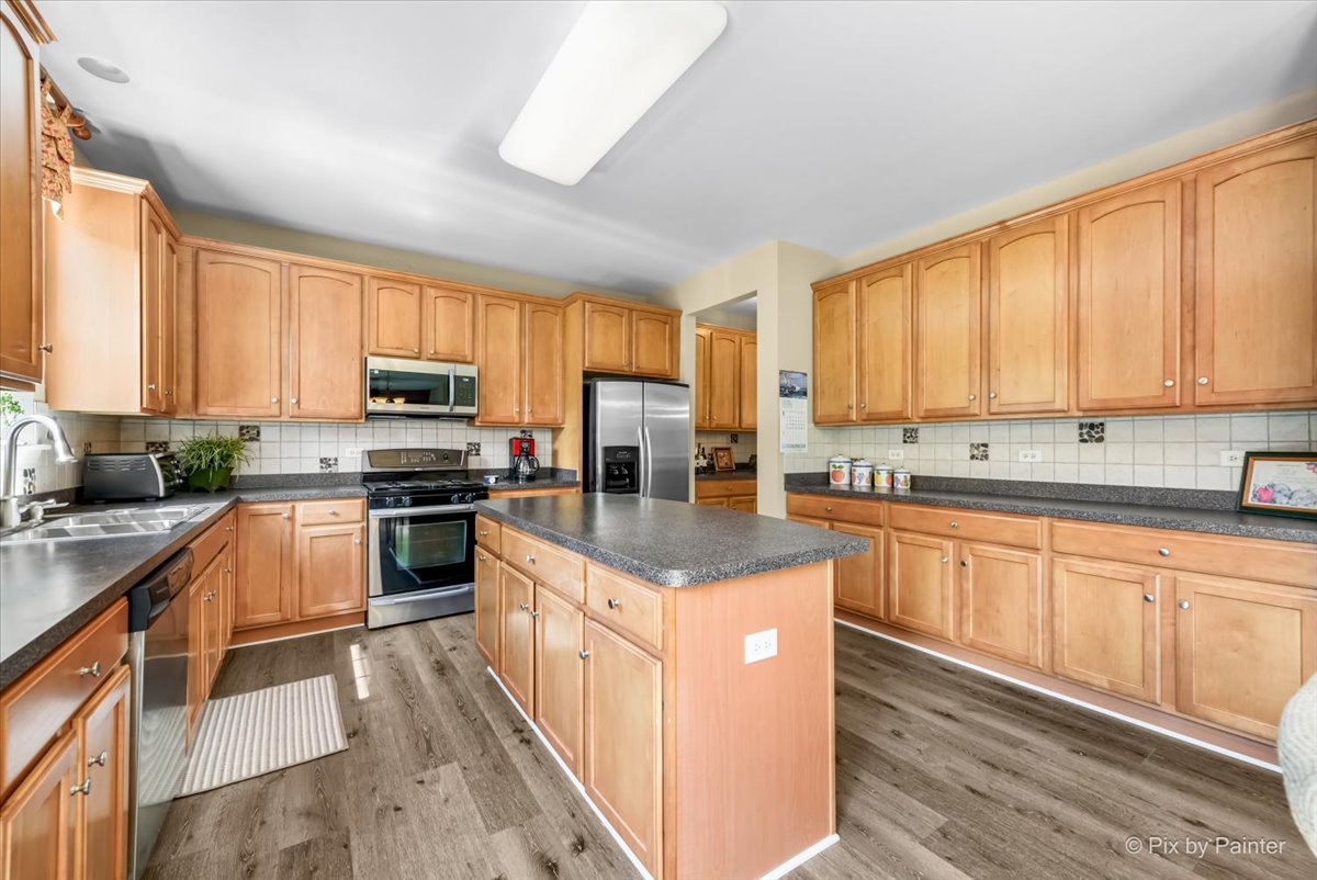 2754 Moraine Valley Road Wauconda, IL 60084 - Photo 9 of 46 Gallery Image 9