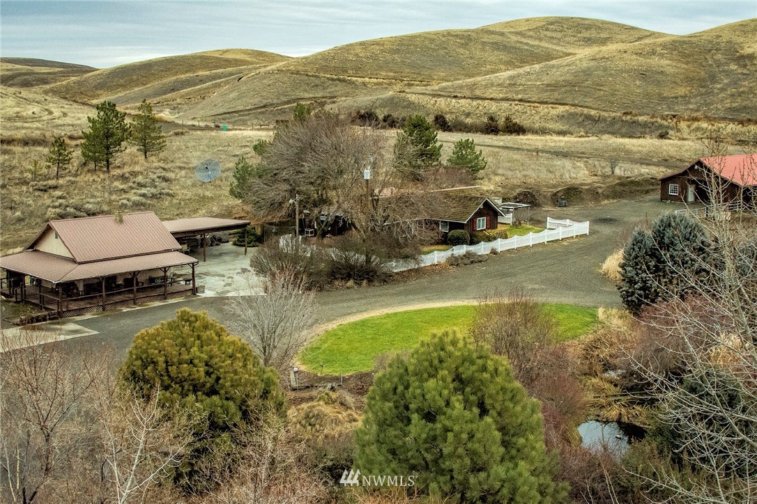 4131 Casey Road Prescott, WA 99348 - Photo 1 of 25