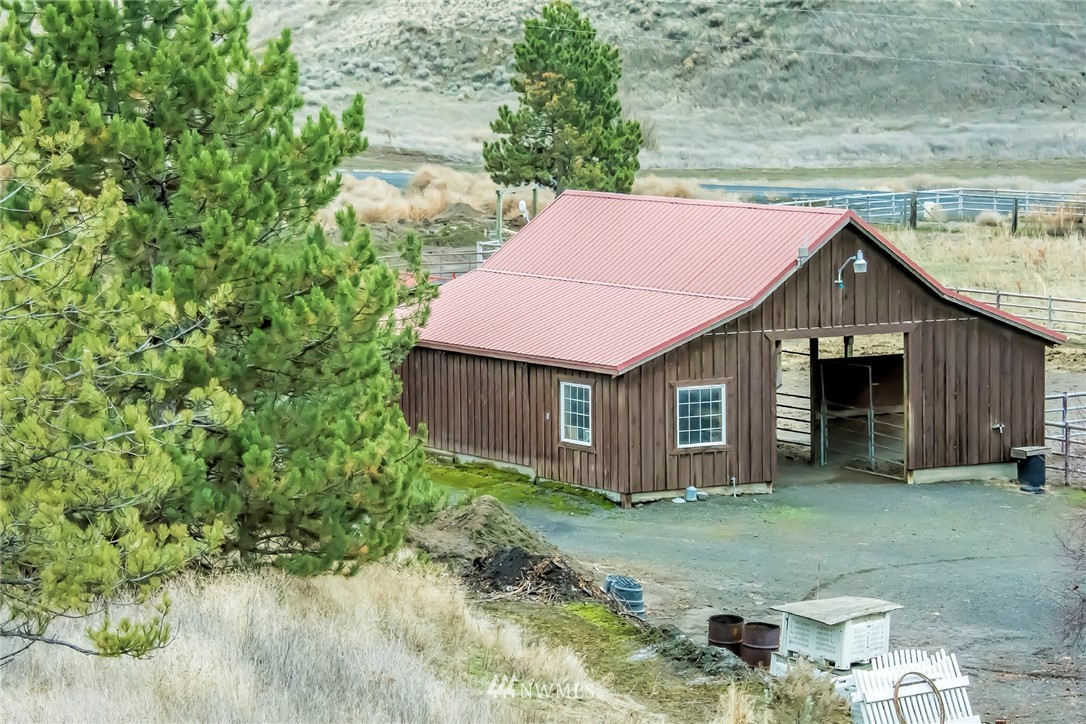 4131 Casey Road Prescott, WA 99348 - Photo 22 of 25