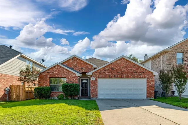 $2,150 | 13221 Poppy Hill Lane, Fort Worth, TX 76244