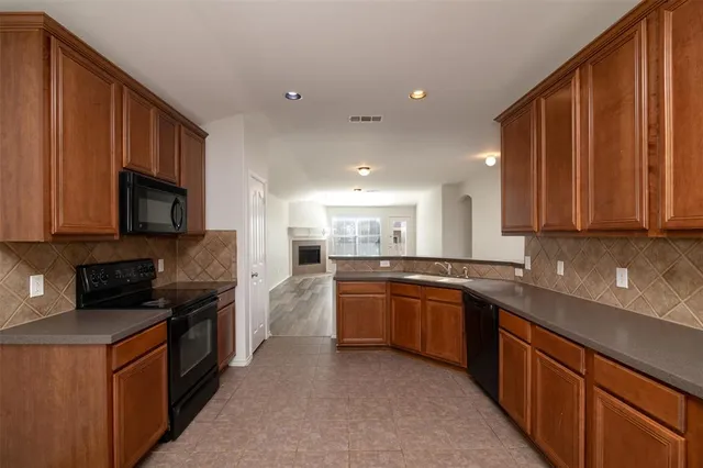 $2,150 | 13221 Poppy Hill Lane, Fort Worth, TX 76244