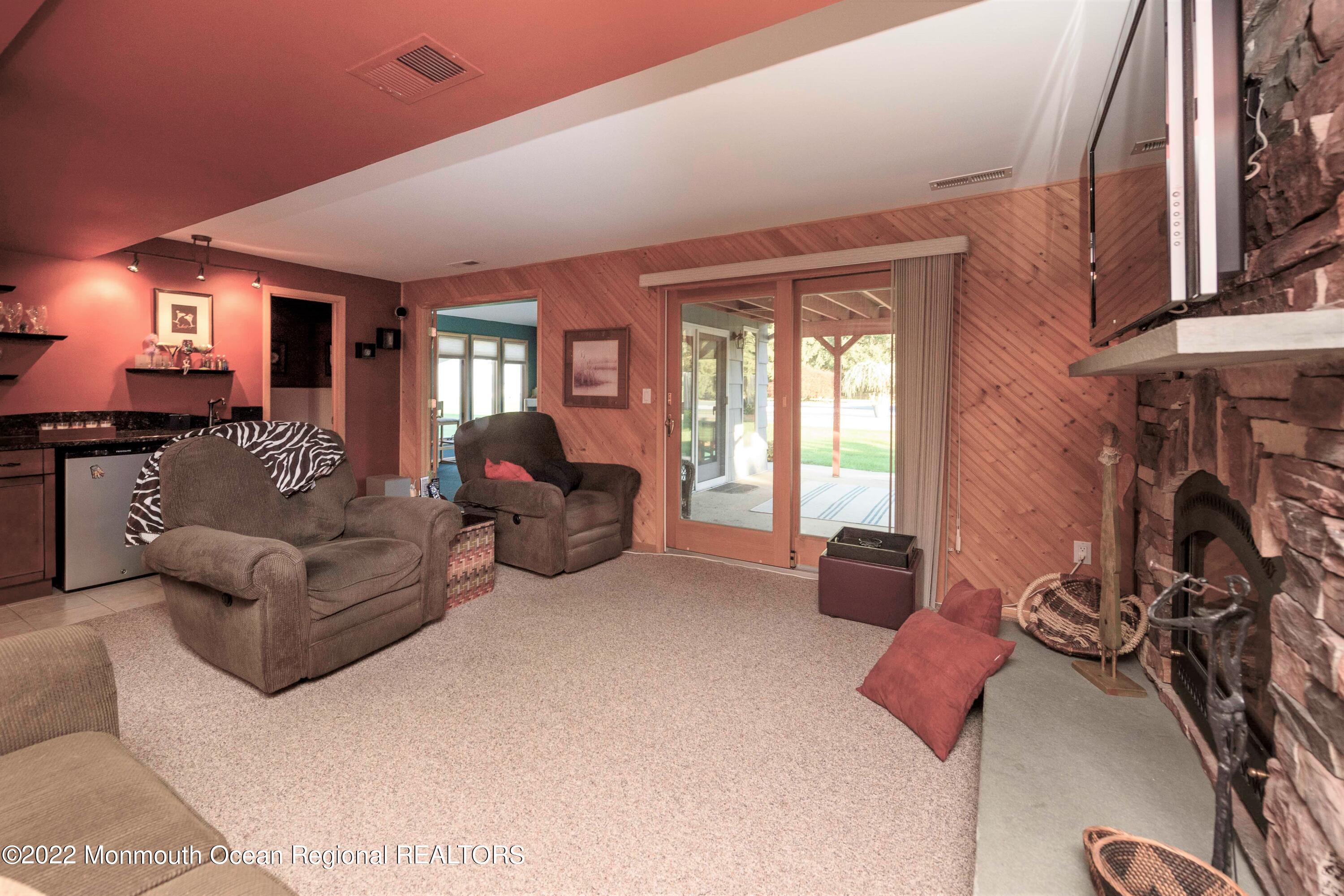 41 Buttonwood Road Middletown, NJ 07748 - Photo 17 of 29 Family Room